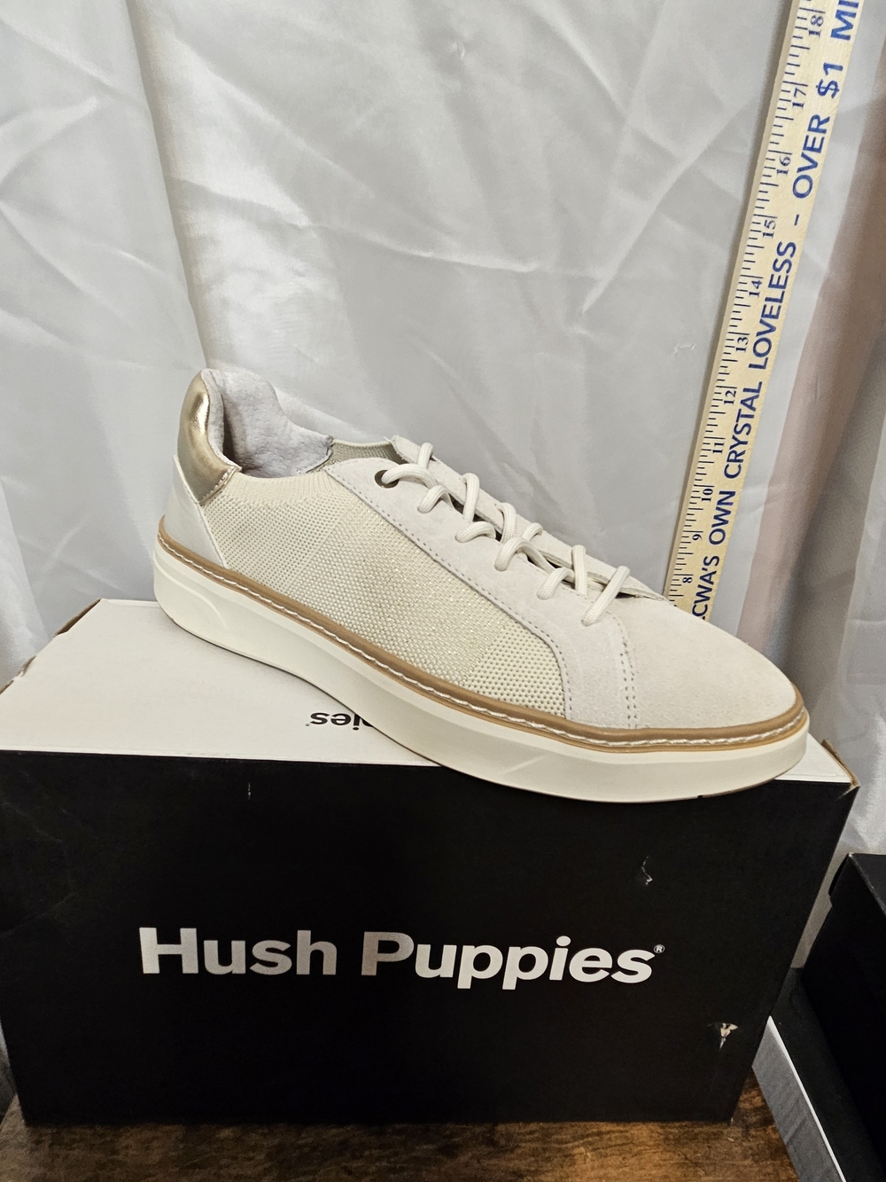 Hush Puppies Women’s Cream & Gold Low-Top Lace Sneaker 9m